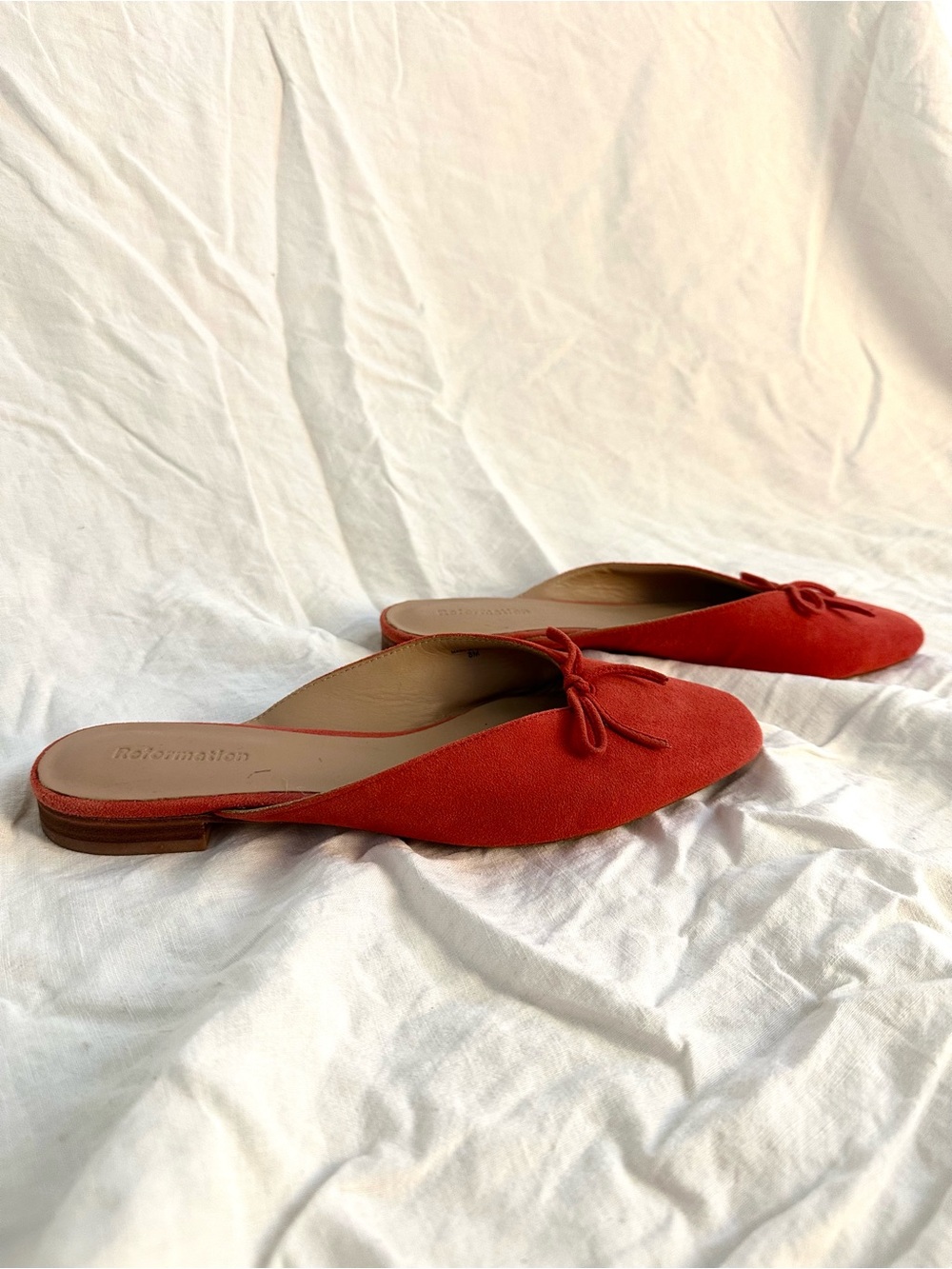 Reformation Red Suede Bow Mules - Picture 3 of 4
